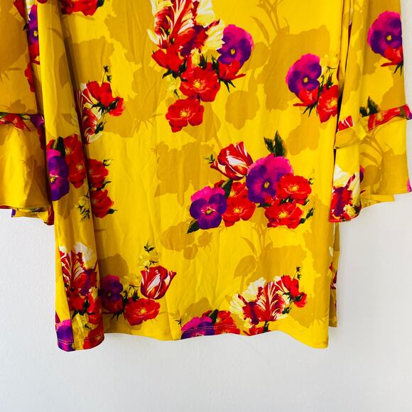 Susan Graver Liquid Knit Yellow Floral top size 1X - Picture 4 of 9